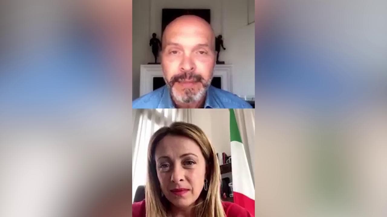 La diretta Instagram di Giorgia Meloni con il suo parrucchiere: ironia sul taglio di Conte