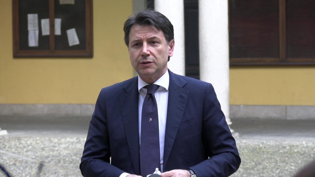 Fase 2, Conte sul rebus 'congiunti': "Non significa fare feste o scambiarsi pacche sulla spalla a casa"
