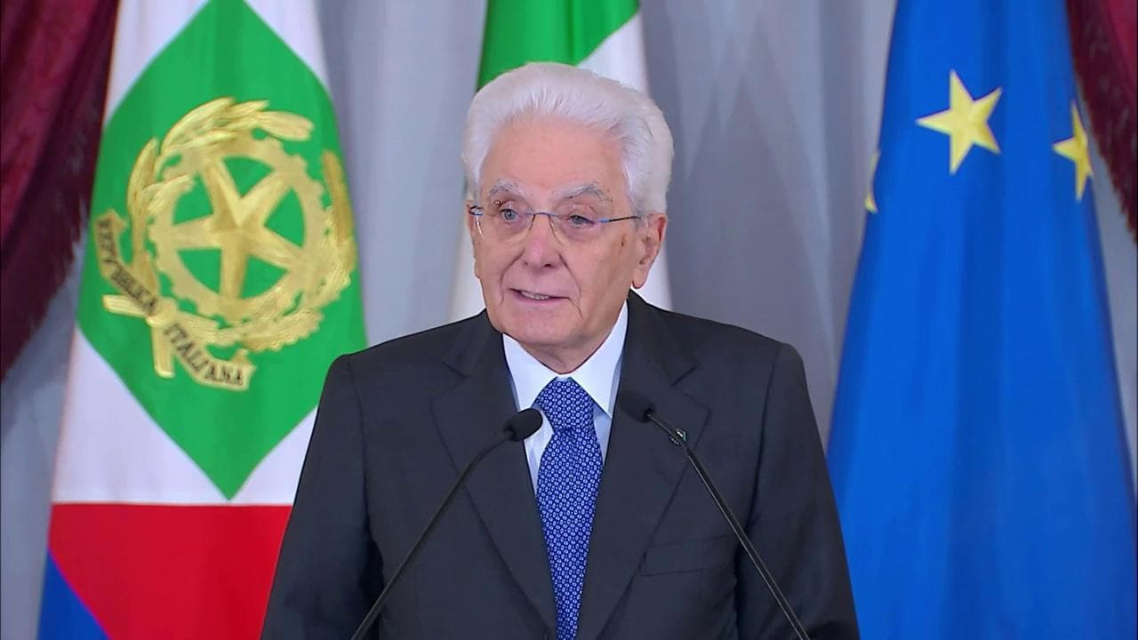 Giornalista aggredito a Torino, Mattarella: "Gli atti contro l'informazione sono eversivi"