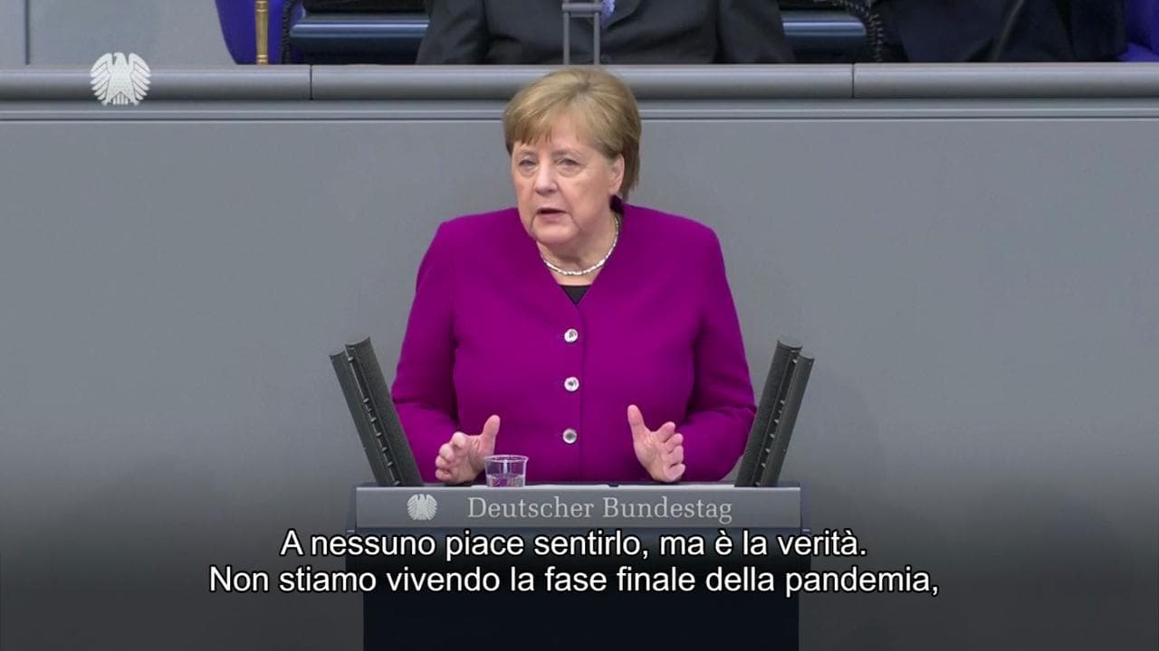 Coronavirus, Angela Merkel: "Germania disposta a pagare contributi più alti alla Ue per uscire dalla crisi"