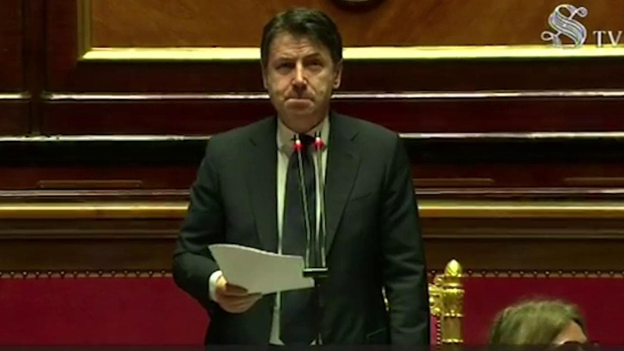 Coronavirus, Conte tra gli applausi e la contestazione in Senato: "Assicuro dialogo con le opposizioni"