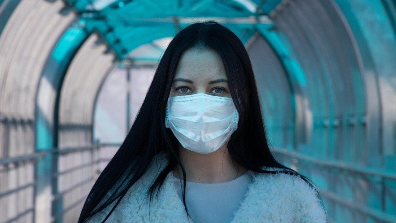 Coronavirus, anche parlando si diffondono le goccioline contagiose: ecco la dimostrazione dei ricercatori americani