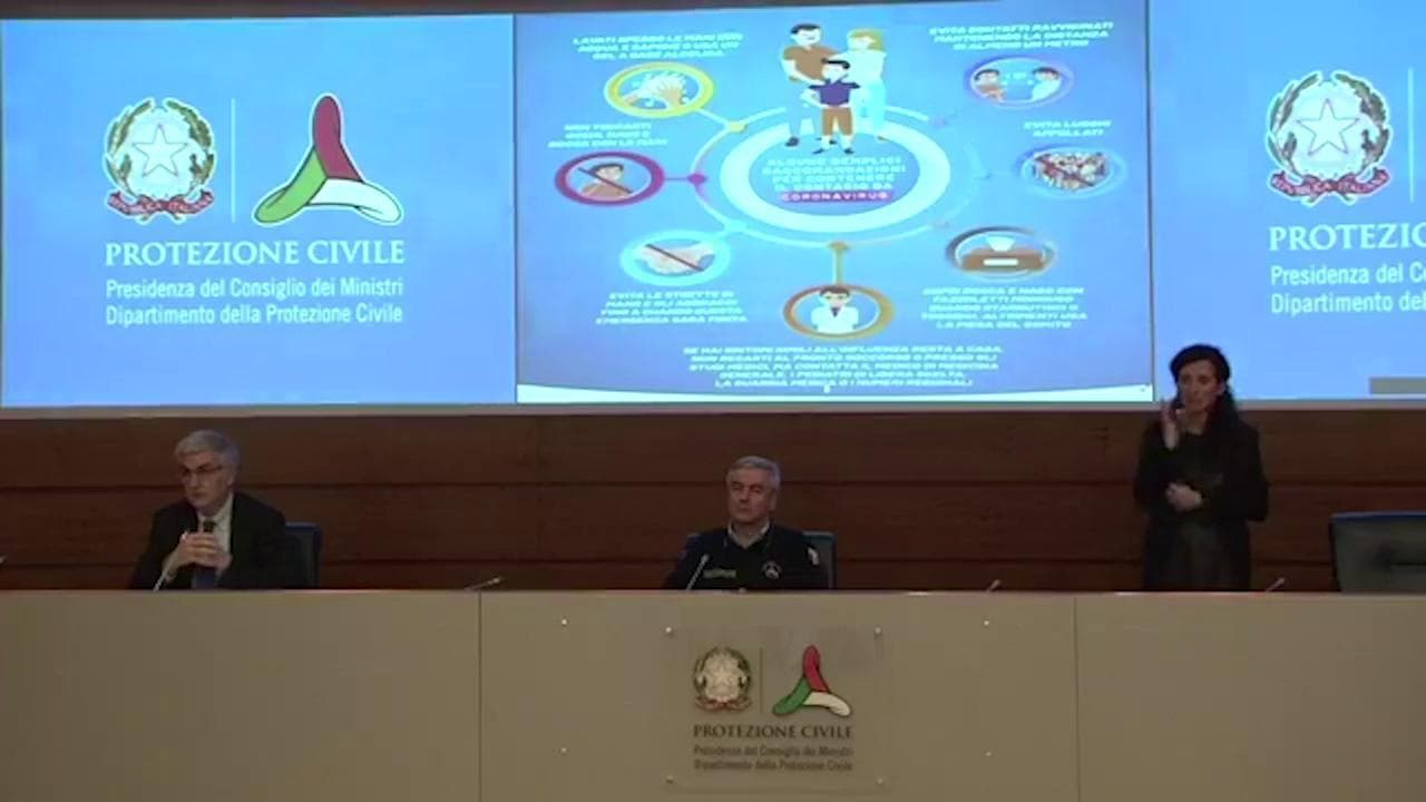 Coronavirus, Brusaferro (ISS): "Vacanze? Difficile fare previsioni, fattore decisivo è l'affollamento"