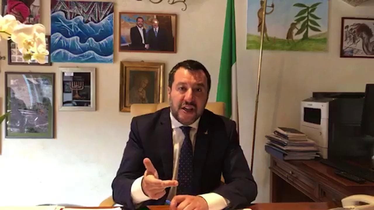 Le retromarce di Salvini sulla strategia anti-Covid 19: "Riaprire tutto, anzi no"