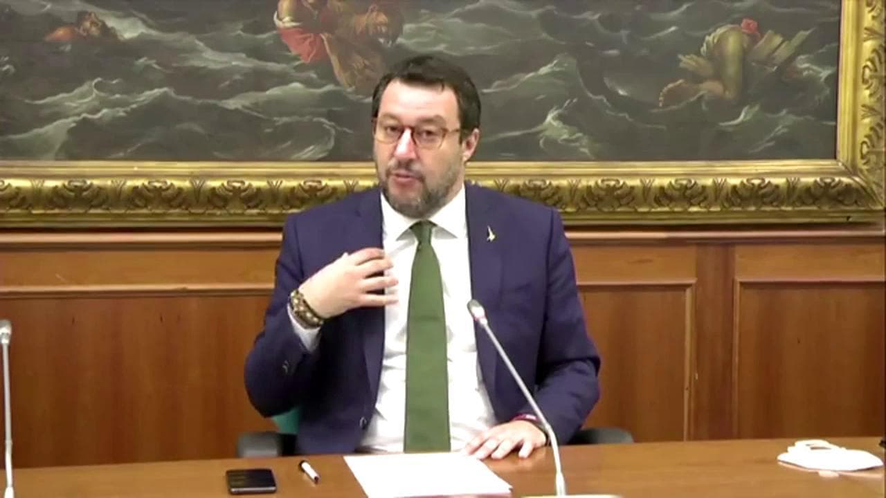 Coronavirus, Salvini attacca Bellanova: "Vuole sanare 600mila clandestini"
