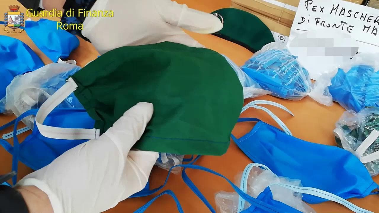 Coronavirus, la Guardia di Finanza: "Prezzi mascherine troppo alti? Chiamate il 117"