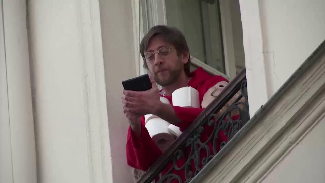 Coronavirus, a Parigi un quiz al balcone per vincere la tristezza della quarantena