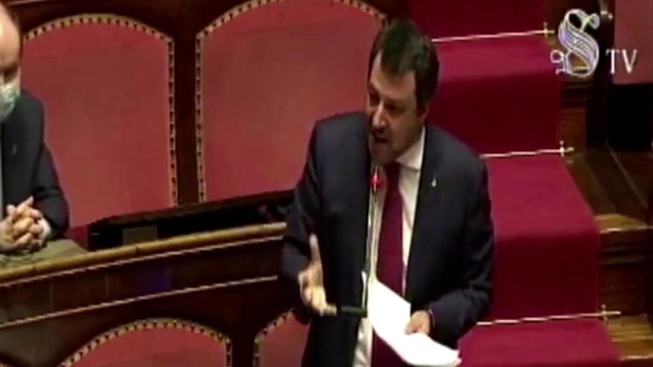 Coronavirus, Salvini: "Se Conte o Gualtieri firmeranno anche mezzo Mes, sfiducia in Parlamento"