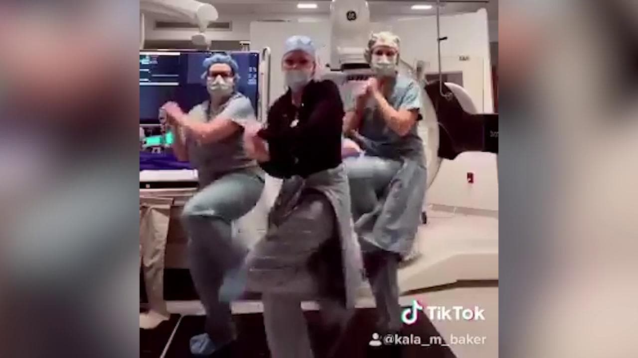Coronavirus, coreografie prima di entrare in corsia: il ballo delle infermiere del Missouri