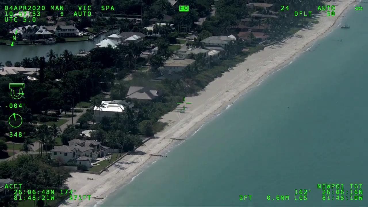 Coronavirus, le spiagge bianche della Florida viste dall'elicottero sembrano incontaminate