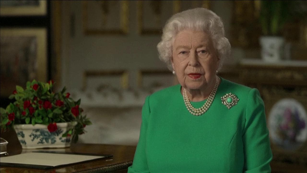 Coronavirus, il messaggio della regina Elisabetta II: "Se resteremo uniti e determinati, vinceremo noi"