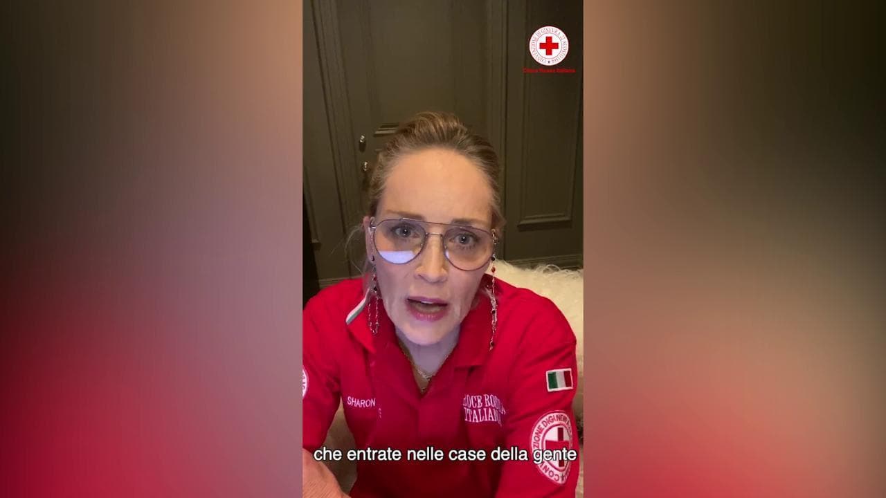 Coronavirus, il messaggio di Sharon Stone alla Croce Rossa italiana: "Il mio cuore è sempre con voi"
