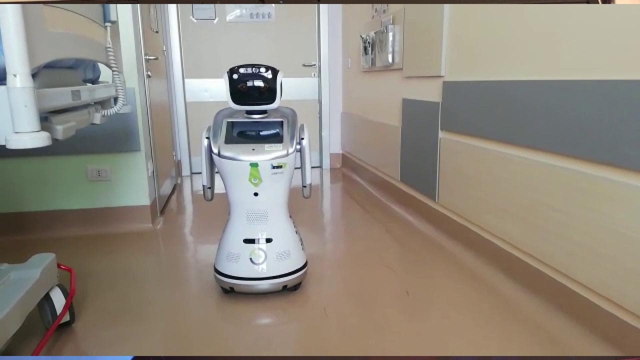 Coronavirus, in trincea arrivano i robot-medici che dialogano con i pazienti: "Come si sente?"