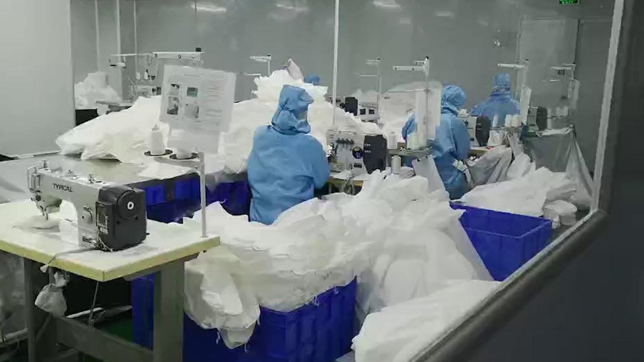Coronavirus, la Protezione civile all'imprenditore che voleva importare 50 milioni di mascherine: "Ora c'è il commissario, è tutto fermo"