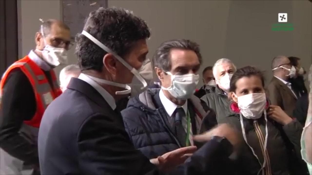 Coronavirus, polemica social per la presentazione dell'ospedale della Fiera di Milano: "Non c'è distanza di sicurezza"