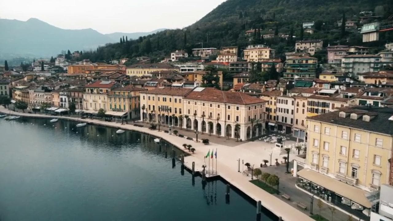 Coronavirus, drone sul lago di Garda e d'Iseo: rive deserte