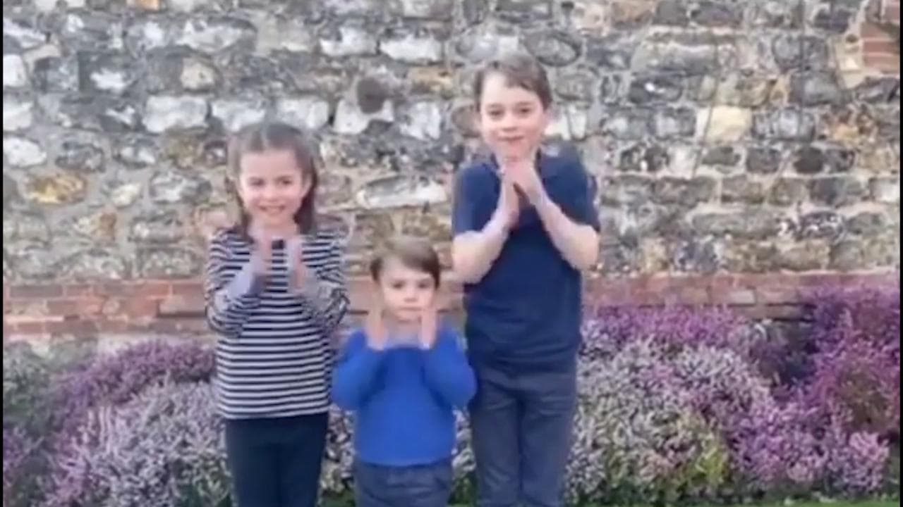 Coronavirus, Uk: l'applauso dei principini George, Charlotte e Louis per medici e infermieri