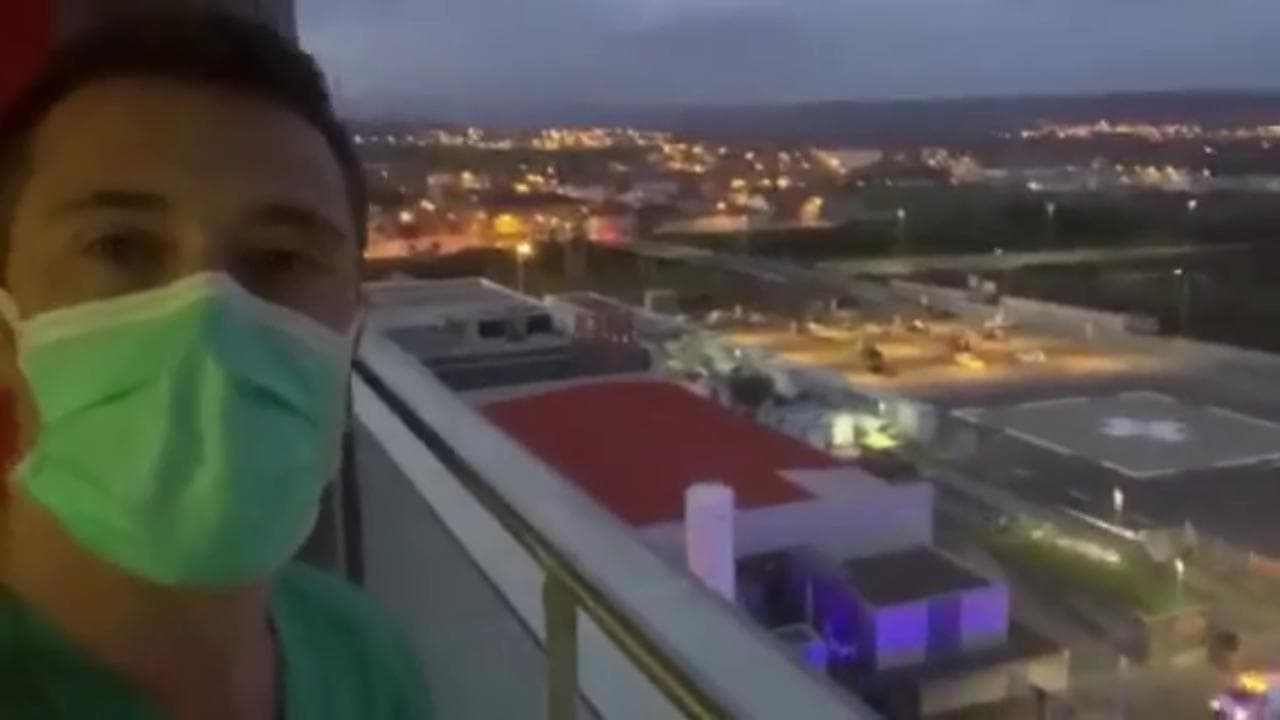 Coronavirus, il medico italiano in Spagna: "Ogni sera polizia e vigili del fuoco ci ringraziano per il nostro lavoro"