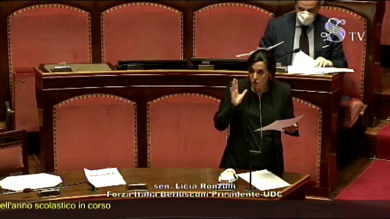 Coronavirus, Licia Ronzulli (FI) riprende Renzi in Aula: "Si sente solo la sua voce"