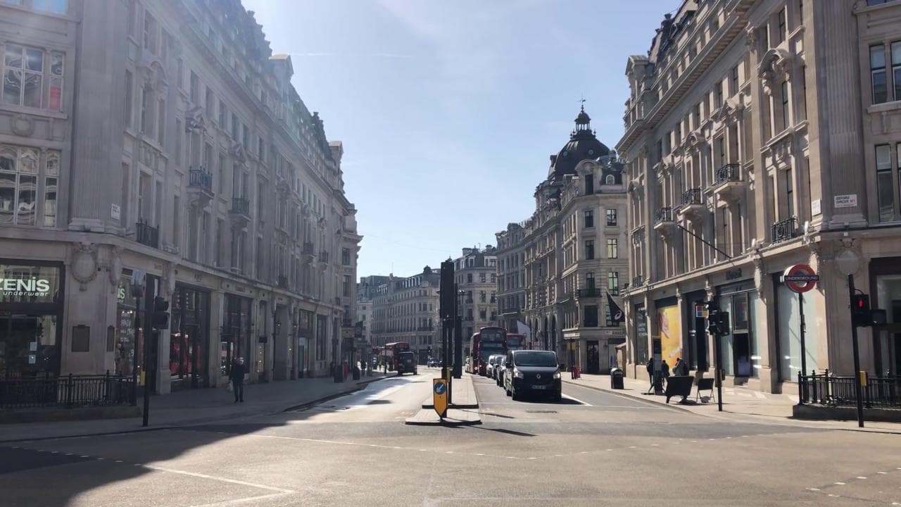 Coronavirus, chiude anche Londra: Oxford Street, la strada dello shopping più affollata d'Europa, è deserta