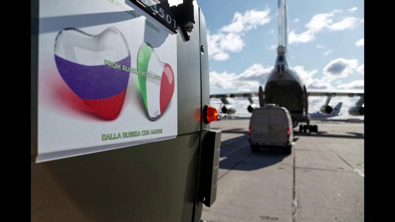 Coronavirus, "Dalla Russia con amore": caricati sul cargo gli aiuti per l'Italia inviati da Mosca