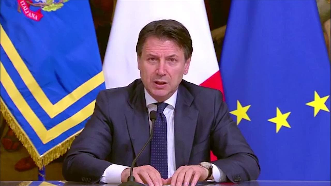 Coronavirus, Conte: "Stop alle attività non essenziali, ma resteranno aperti supermercati e farmacie"