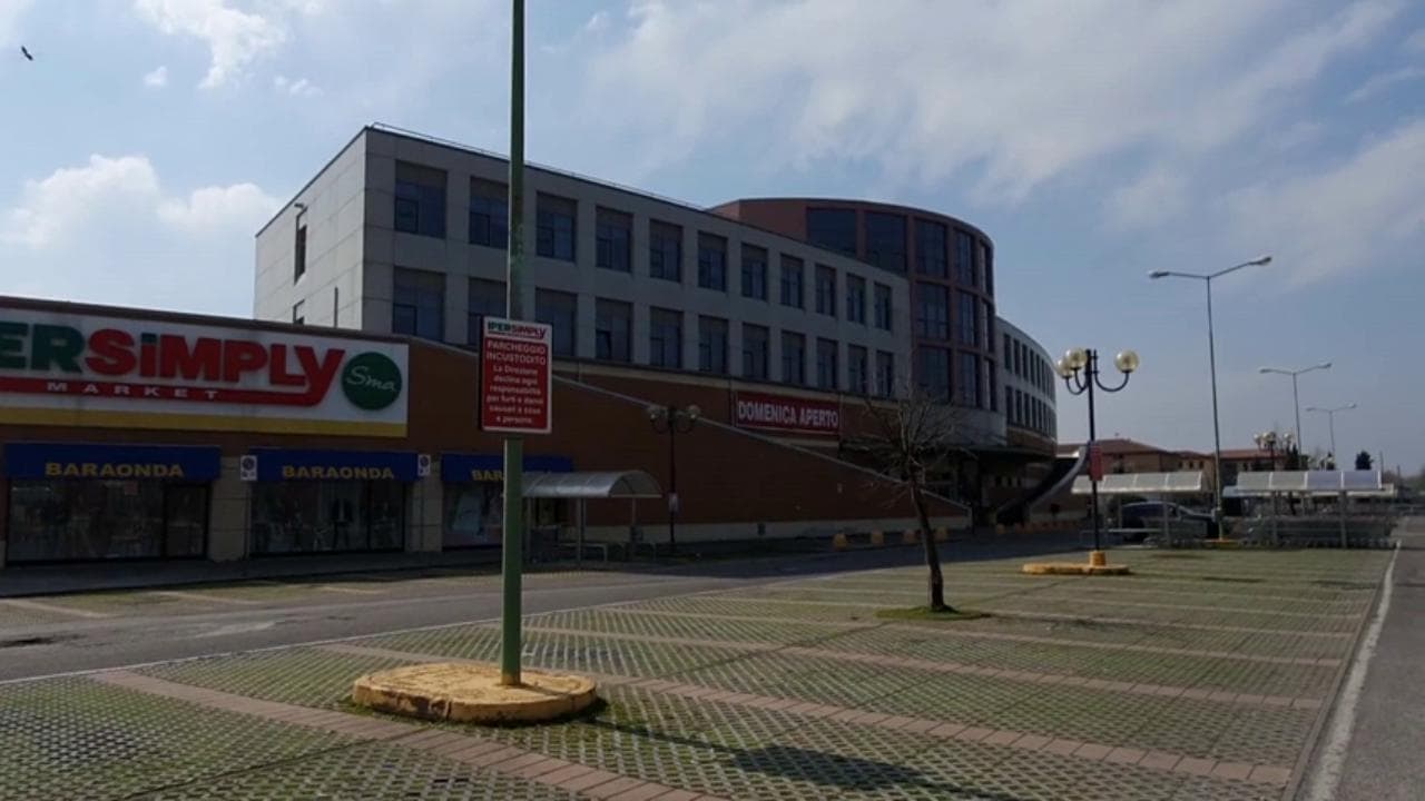 Coronavirus, Brescia: chiuso supermercato dopo la morte di una cassiera
