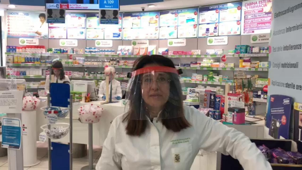 Coronavirus, la denuncia della farmacista: "Siamo sotto assedio. Abbiamo bisogno della comprensione di tutti"