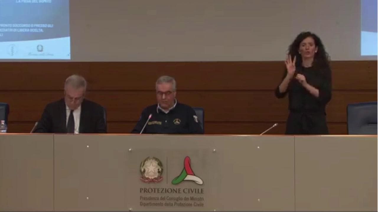 Coronavirus, Borrelli: "23mila contagiati ma trend in calo". Iss: "Fiduciosa attenzione a questi dati"