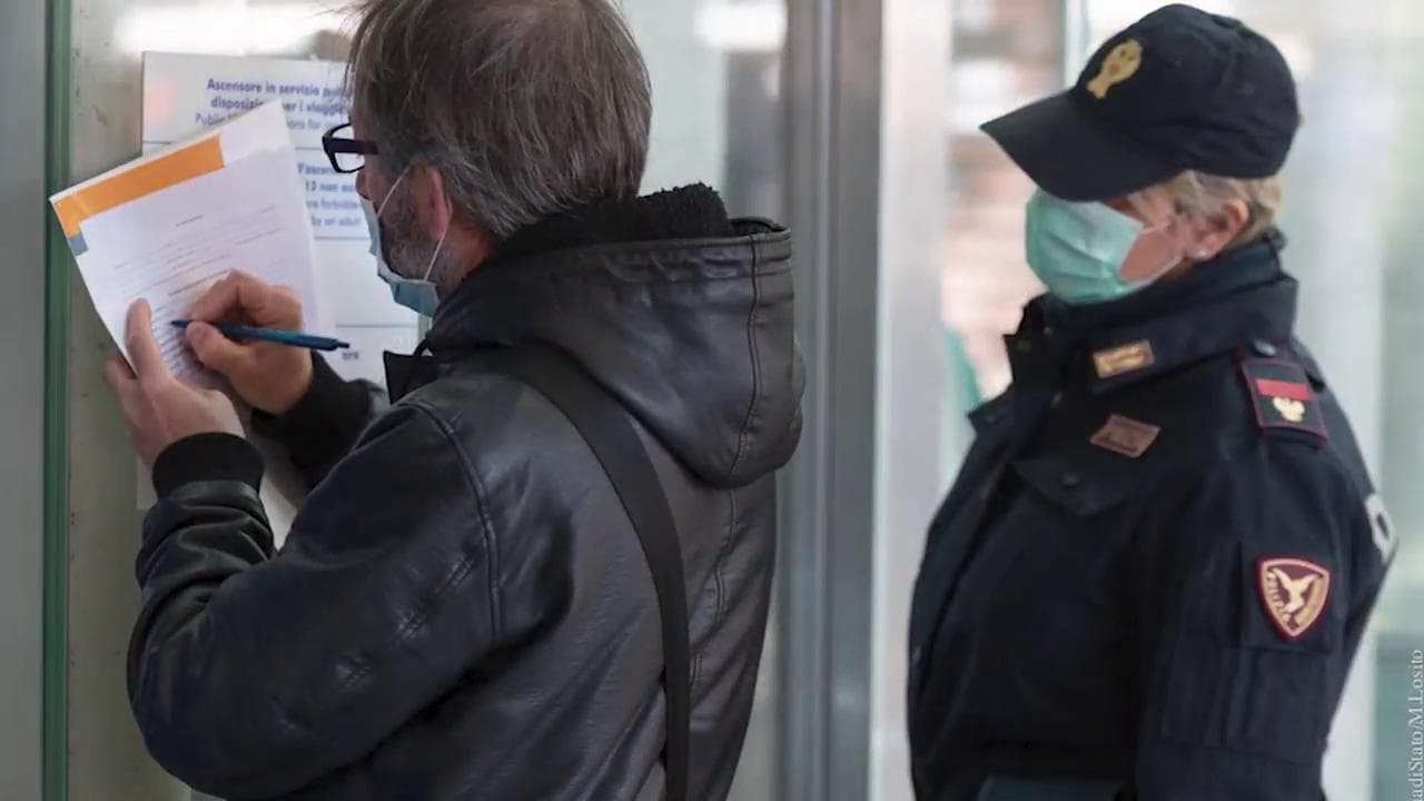"Ma voi come state?" La telefonata di una cittadina ai poliziotti che affrontano l'emergenza coronavirus