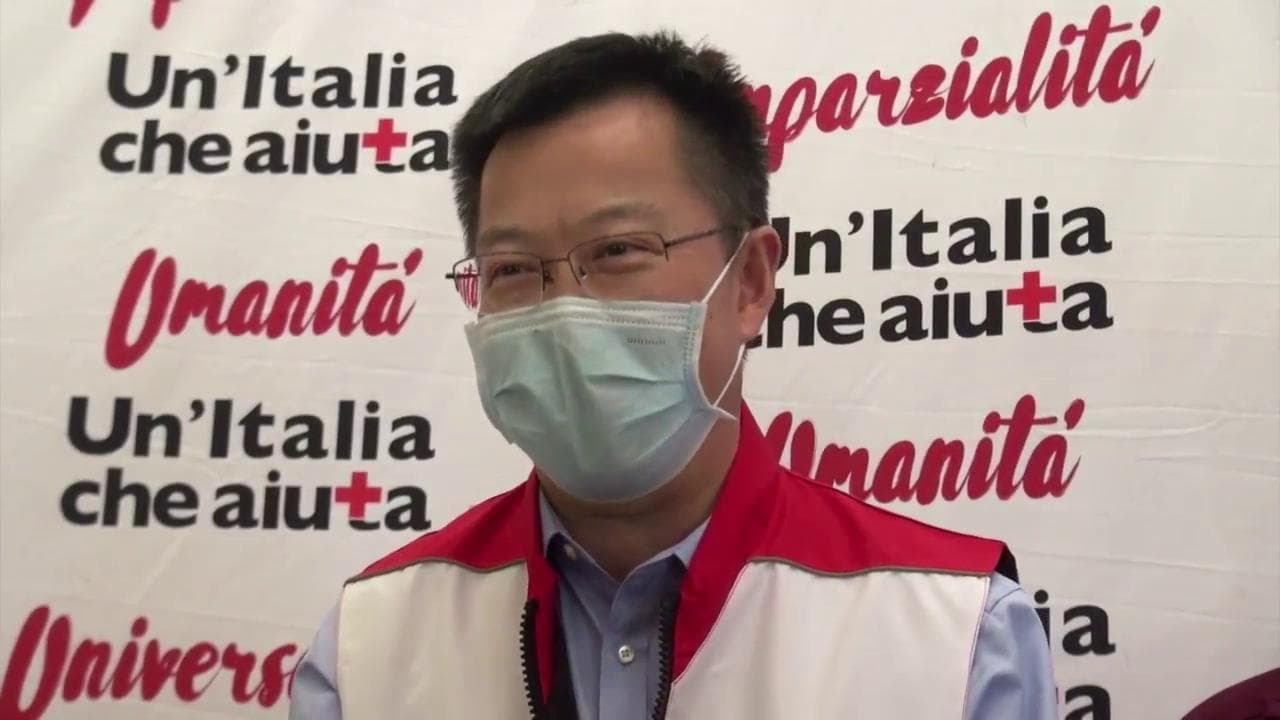 Coronavirus, in Italia i medici cinesi che hanno combattuto il virus: "Abbiamo portato medicine antivirali e plasma"