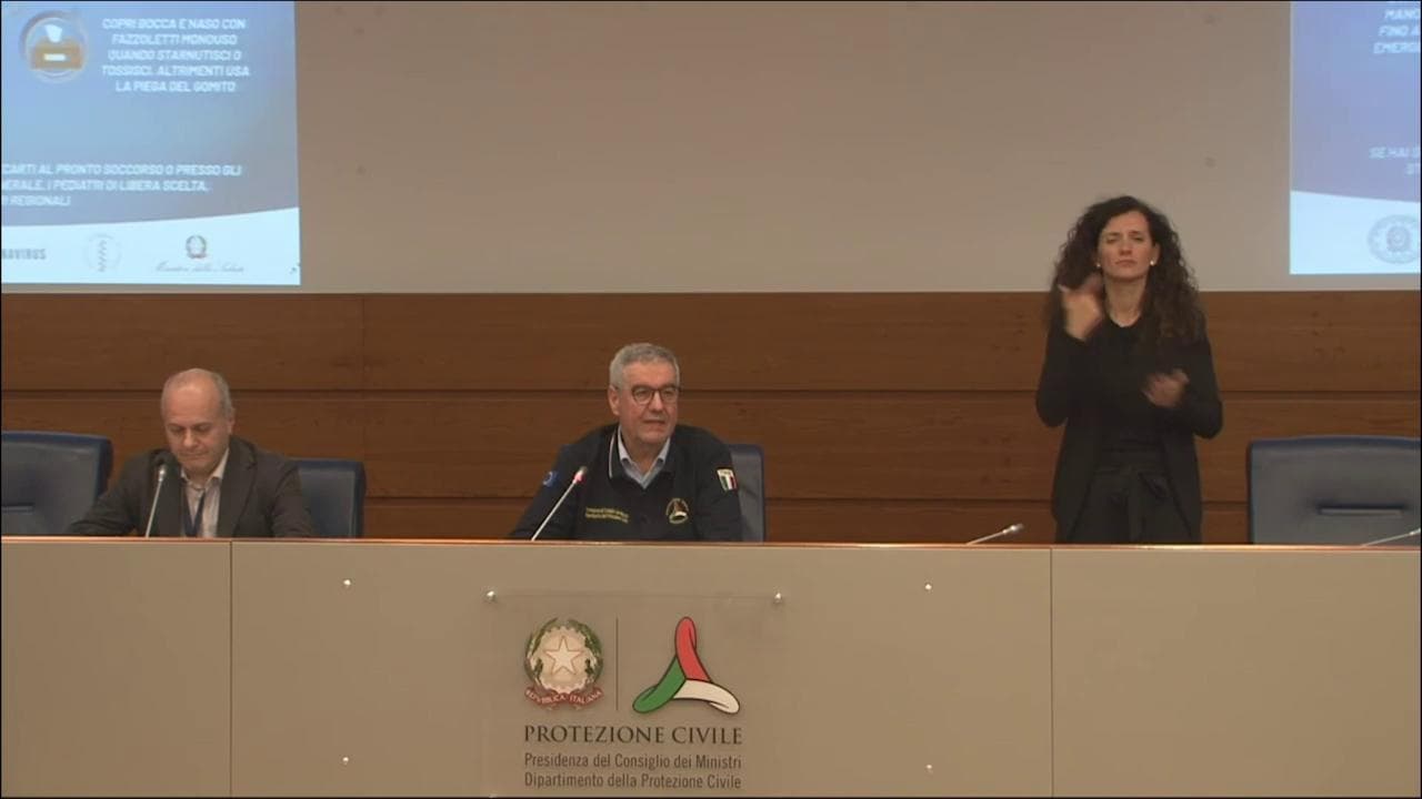 Coronavirus, il monito di Borrelli (Protezione Civile): "Mantenere le distanze anche in famiglia"