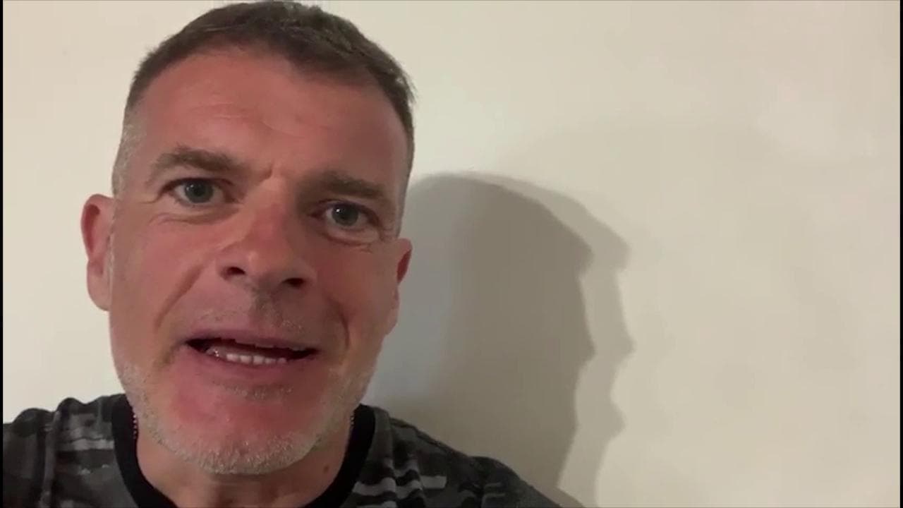 'Restando a casa', Stefano Massini: "Viviamo sempre fuori, reinnamoriamoci della nostra tana"