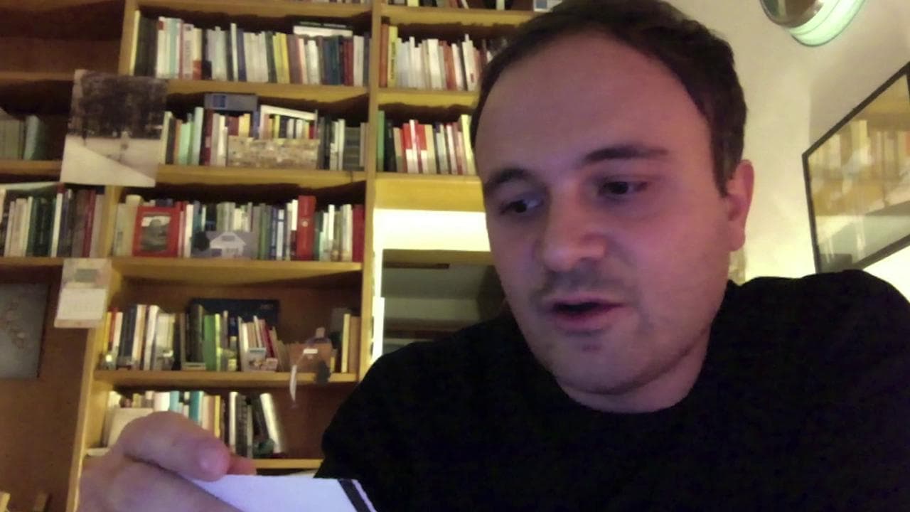 'Restando a casa', Paolo Di Paolo: "Mettiamo in disordine, quante storie tra biglietti e scartoffie"