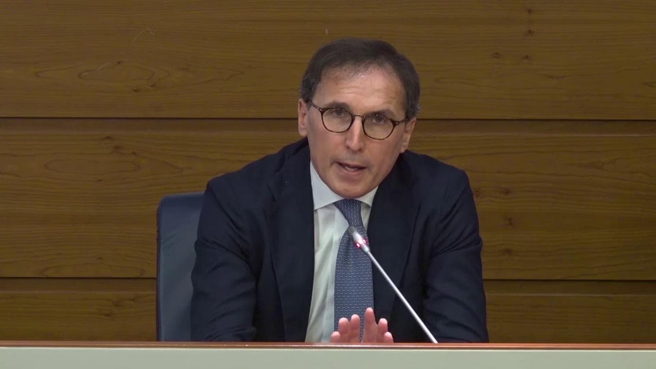 Coronavirus, il ministro Boccia: "Chiusi tutti gli impianti sciistici in Italia"