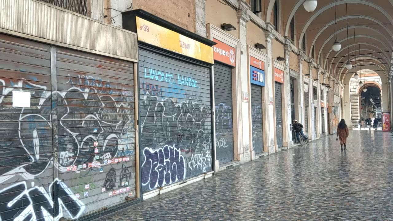 Coronavirus, a Roma chiusure e ferie forzate per decine di negozi cinesi (e non solo)