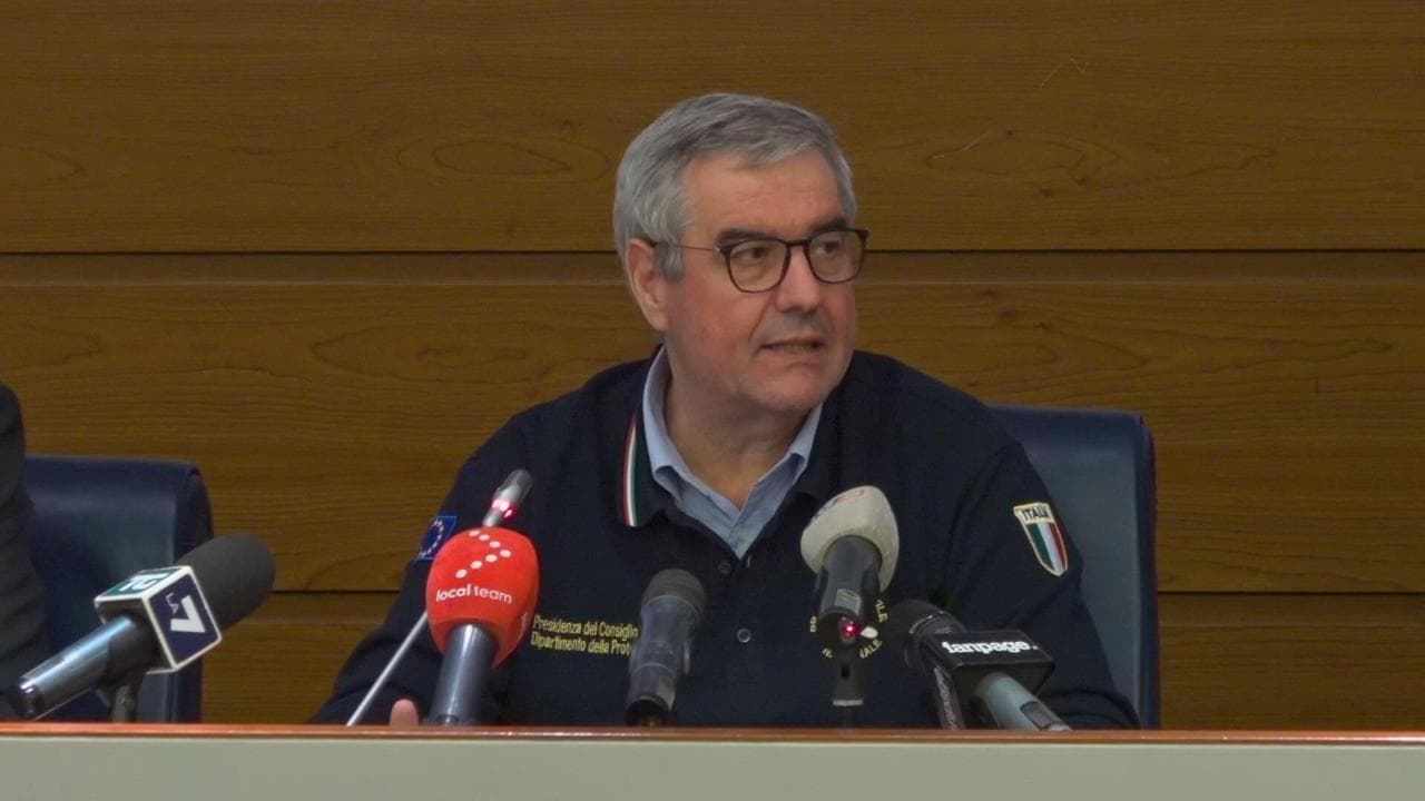 Borrelli: "Le Regioni stanno aumentando i posti in terapia intensiva"