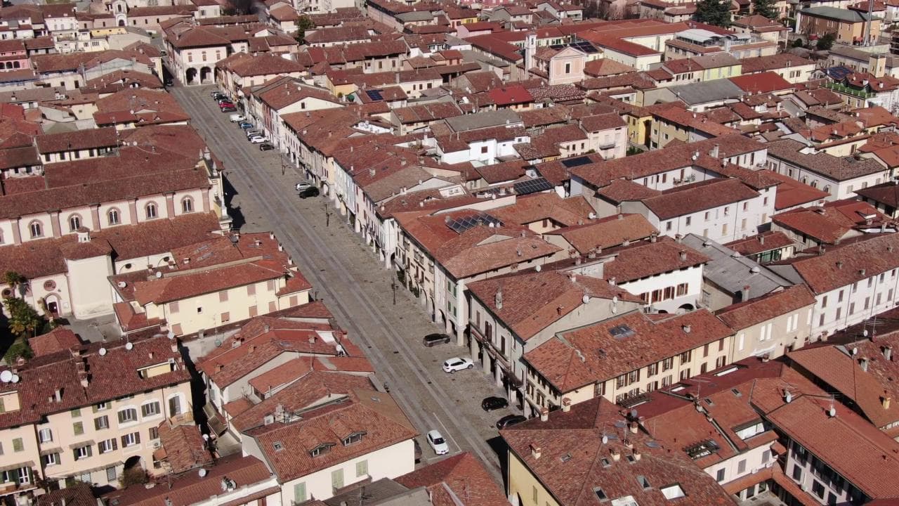 Coronavirus, anche in provincia di Brescia barricati in casa: Orzinuovi è una città fantasma
