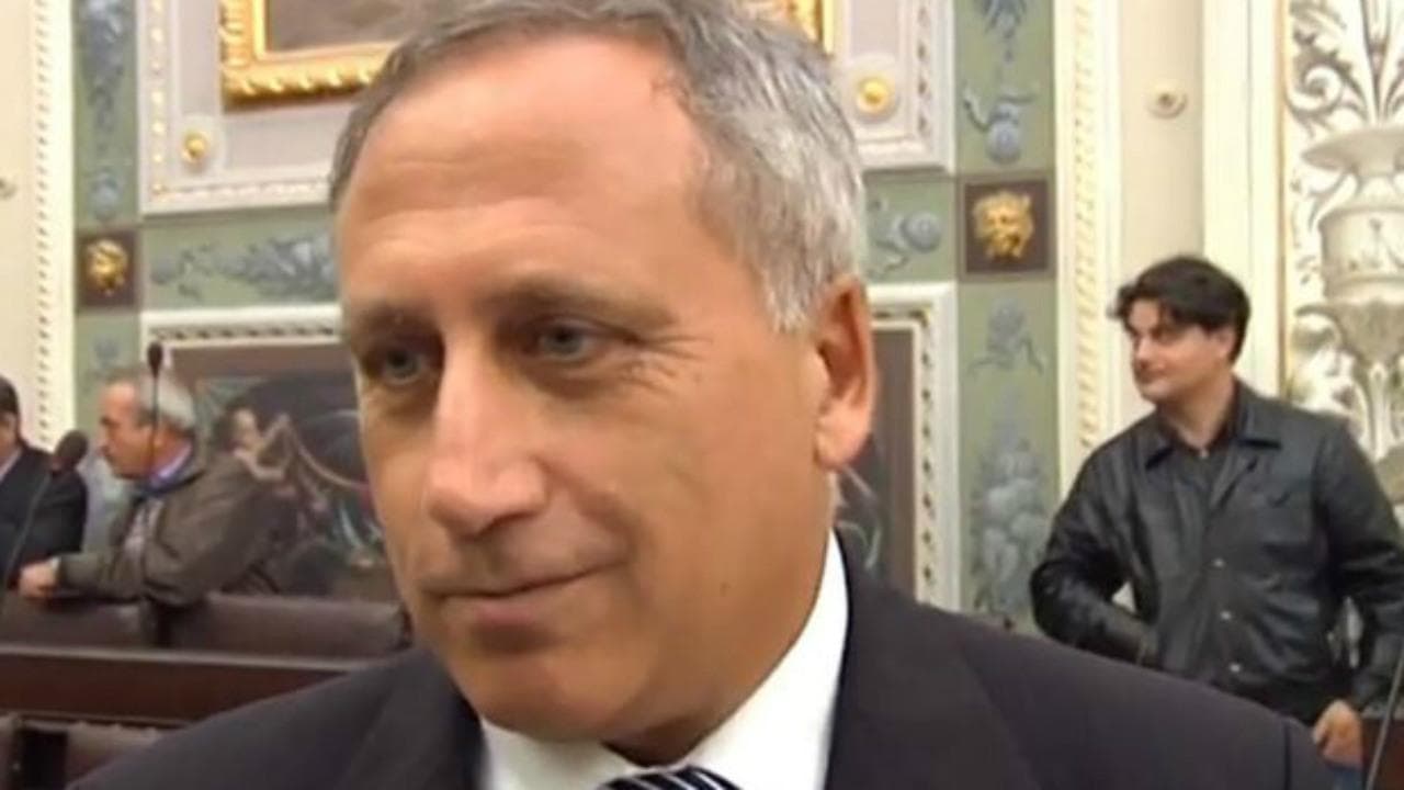 Coronavirus, presidente Società Italiana di Virologia: "Non siamo stati chiamati al tavolo del governo"