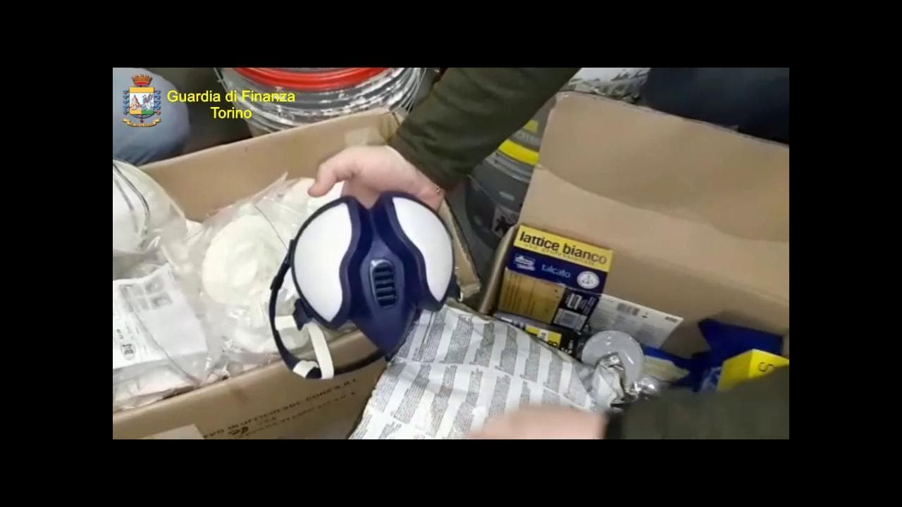 Torino, falsi antidoti a prezzi esorbitanti: scoperto il "Coronavirus shop"