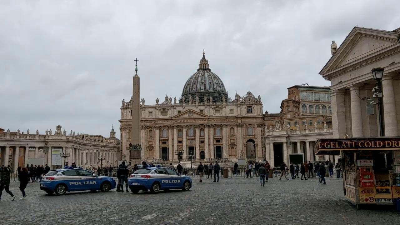 Coronavirus, dal Colosseo a Piazza di Spagna: la paura del contagio svuota i luoghi simbolo di Roma
