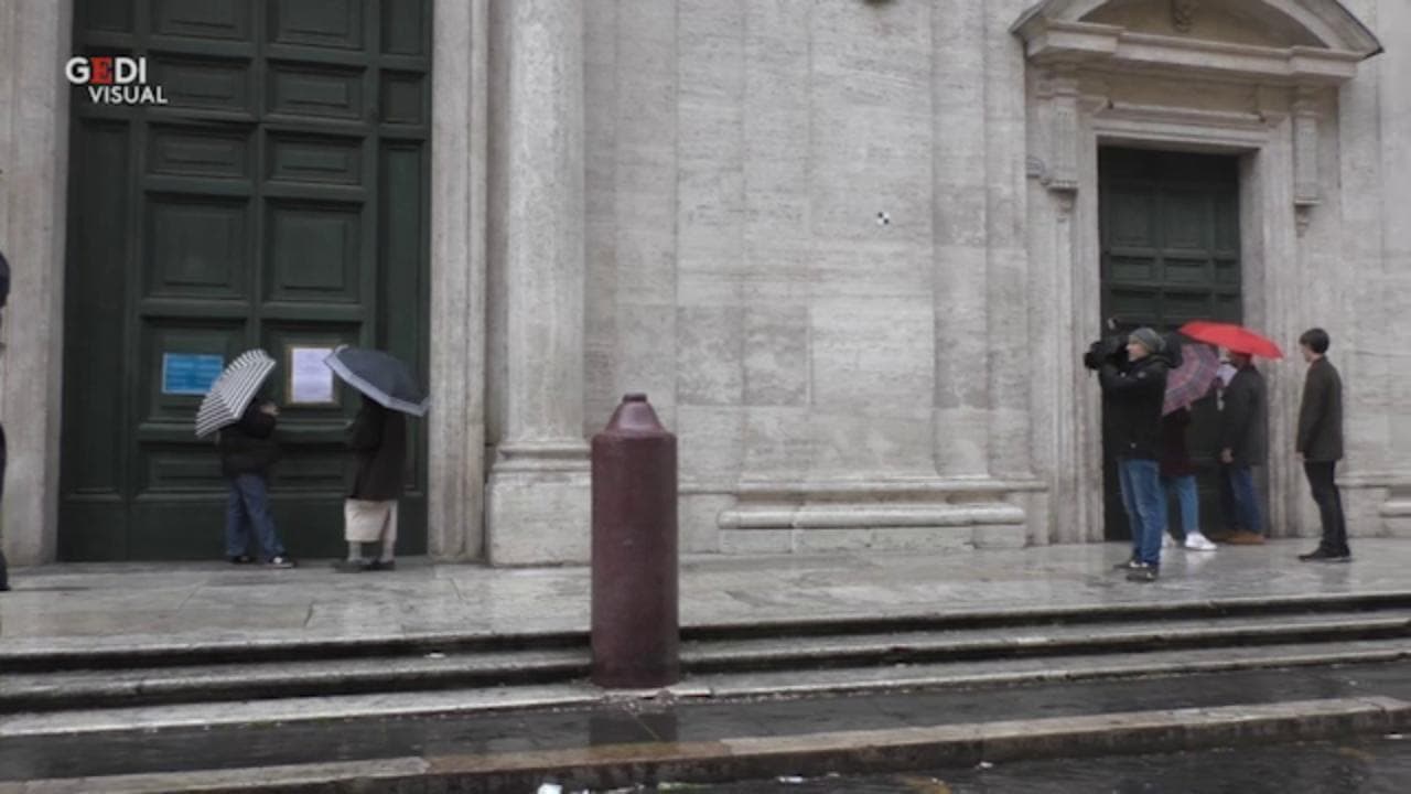 Prete positivo a Coronavirus, chiude la chiesa di San Luigi dei Francesi a Roma: "Misura eccessiva"