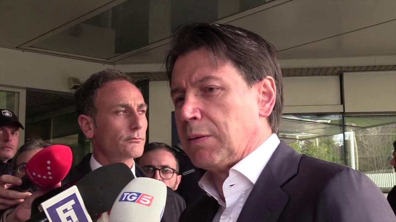 Coronavirus, Conte: "Scuole, in Regioni più coinvolte maggiore prudenza. Economia, in arrivo terzo intervento"
