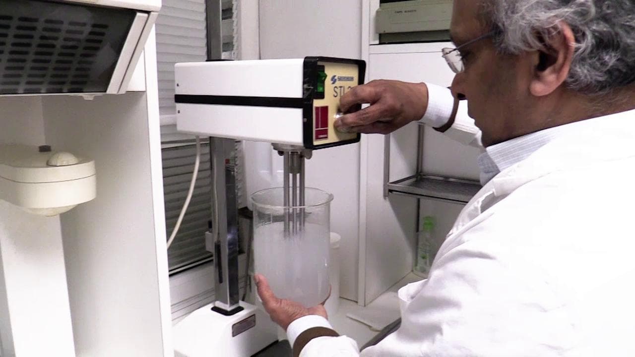 Coronavirus, Amuchina finita: i farmacisti si organizzano per fronteggiare l'emergenza