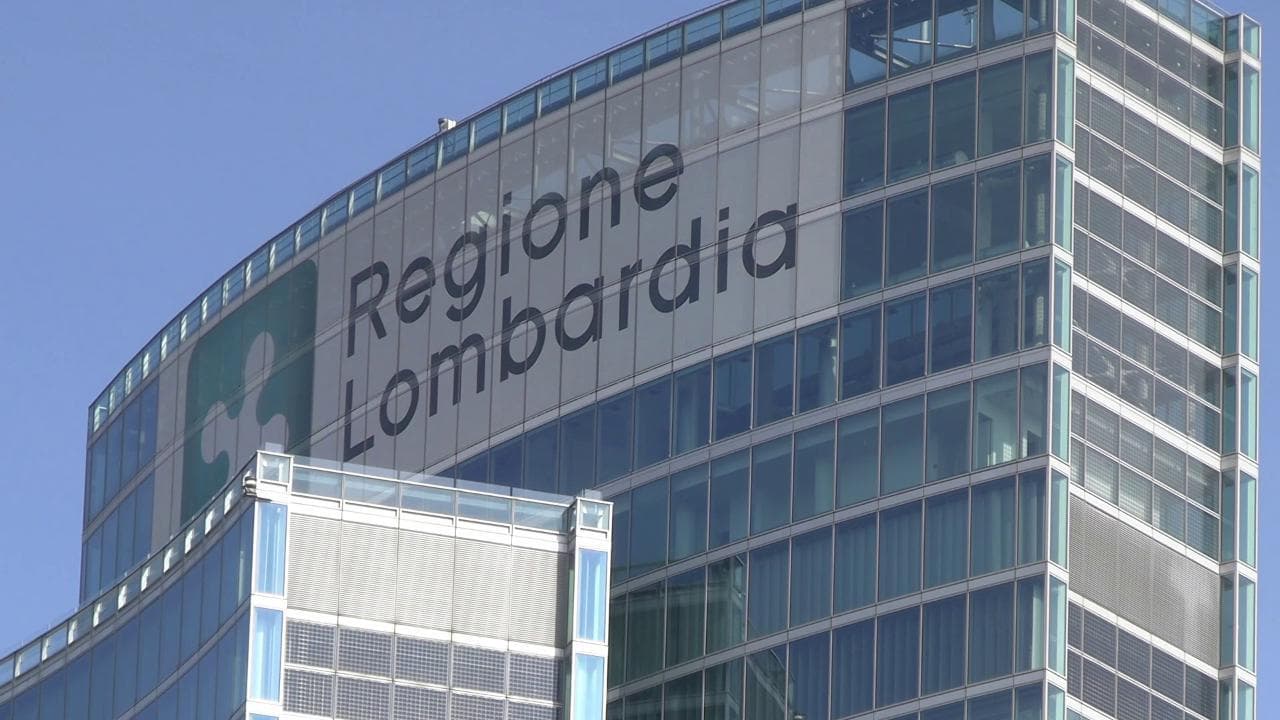 Coronavirus, le restrizioni in Lombardia: "Dopo le 18 chiusi i luoghi di intrattenimento e svago"