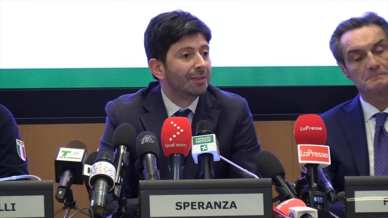 Coronavirus, Speranza: "Permanenza domiciliare obbligatoria a chi arriva dalle aree colpite dall'epidemia"
