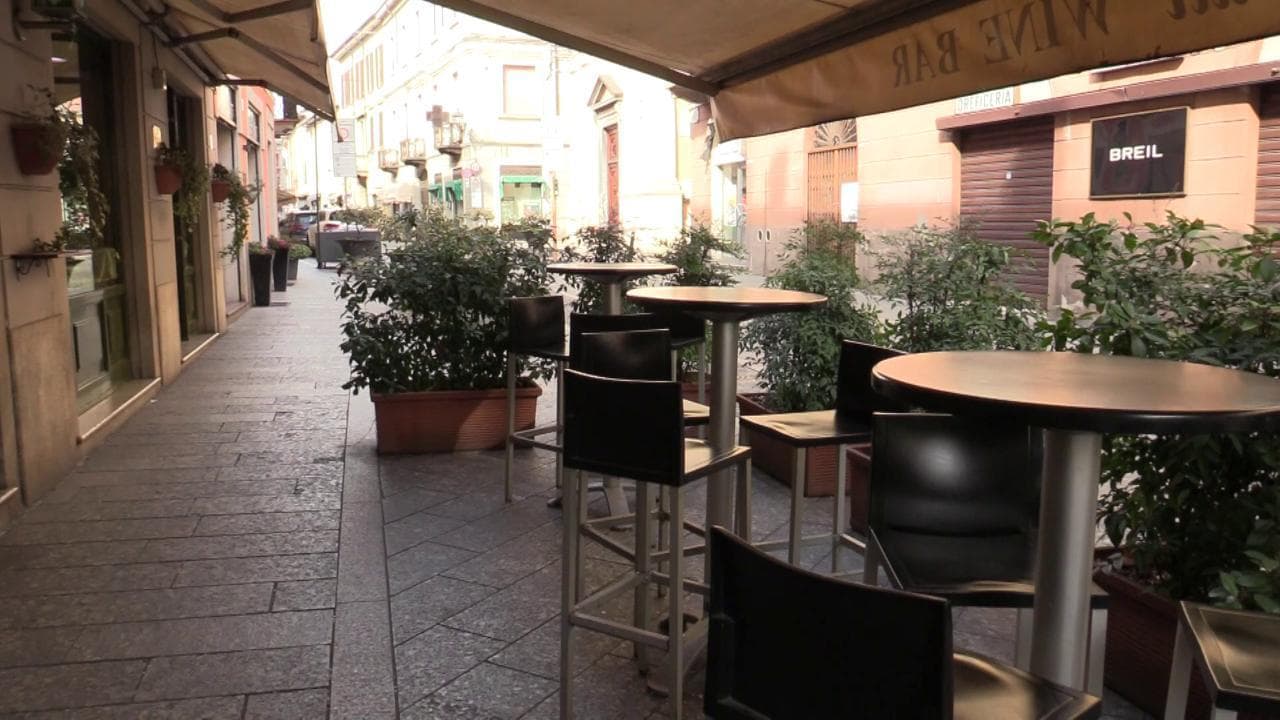 Coronavirus, la desolazione di Codogno: saracinesche abbassate e scuole chiuse