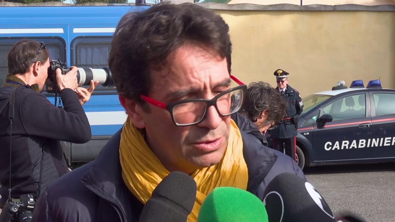 Coronavirus, il padre di un ragazzo rientrato da Wuhan: "Negli ultimi giorni in Cina è rimasto barricato in casa"