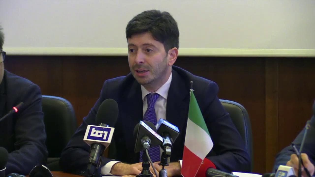 Coronavirus isolato alla Spallanzani: "Possibilità per nuove cure e messa a punto di un vaccino"