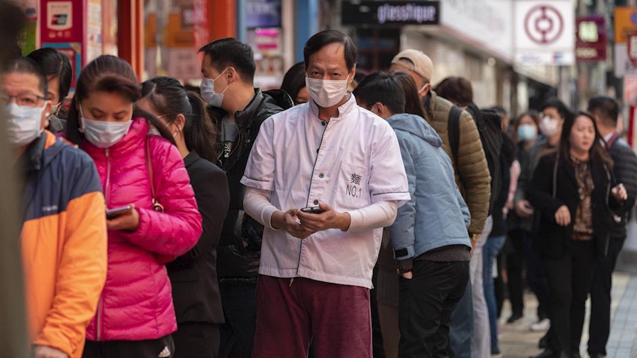 Coronavirus, l'italiano che ha deciso di restare a Wuhan: "Qui per supportare i miei amici cinesi"